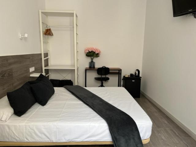 Hostal Rias Bajas มาดริด ภายนอก รูปภาพ