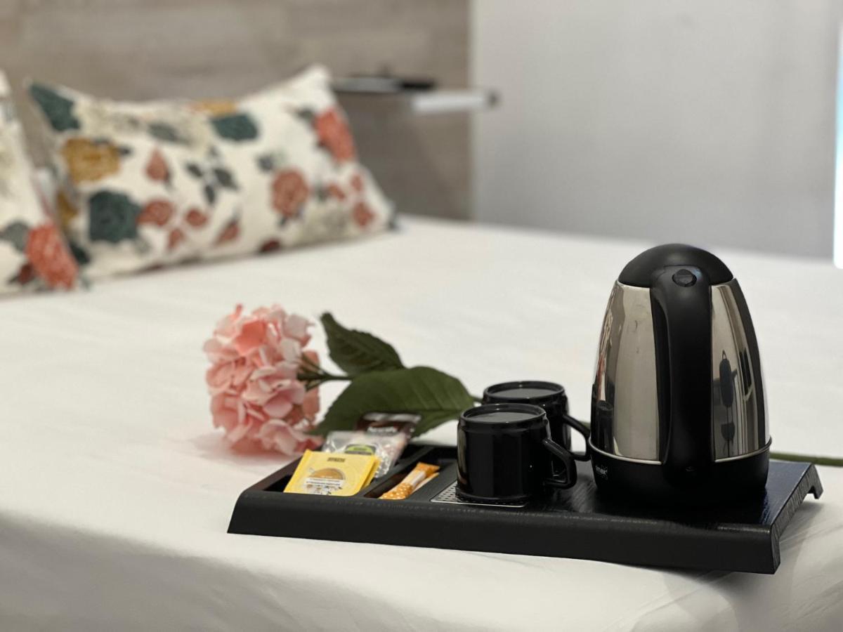 Hostal Rias Bajas มาดริด ภายนอก รูปภาพ