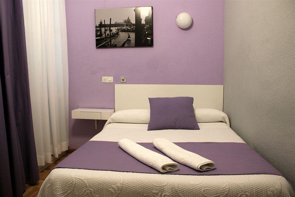 Hostal Rias Bajas มาดริด ภายนอก รูปภาพ
