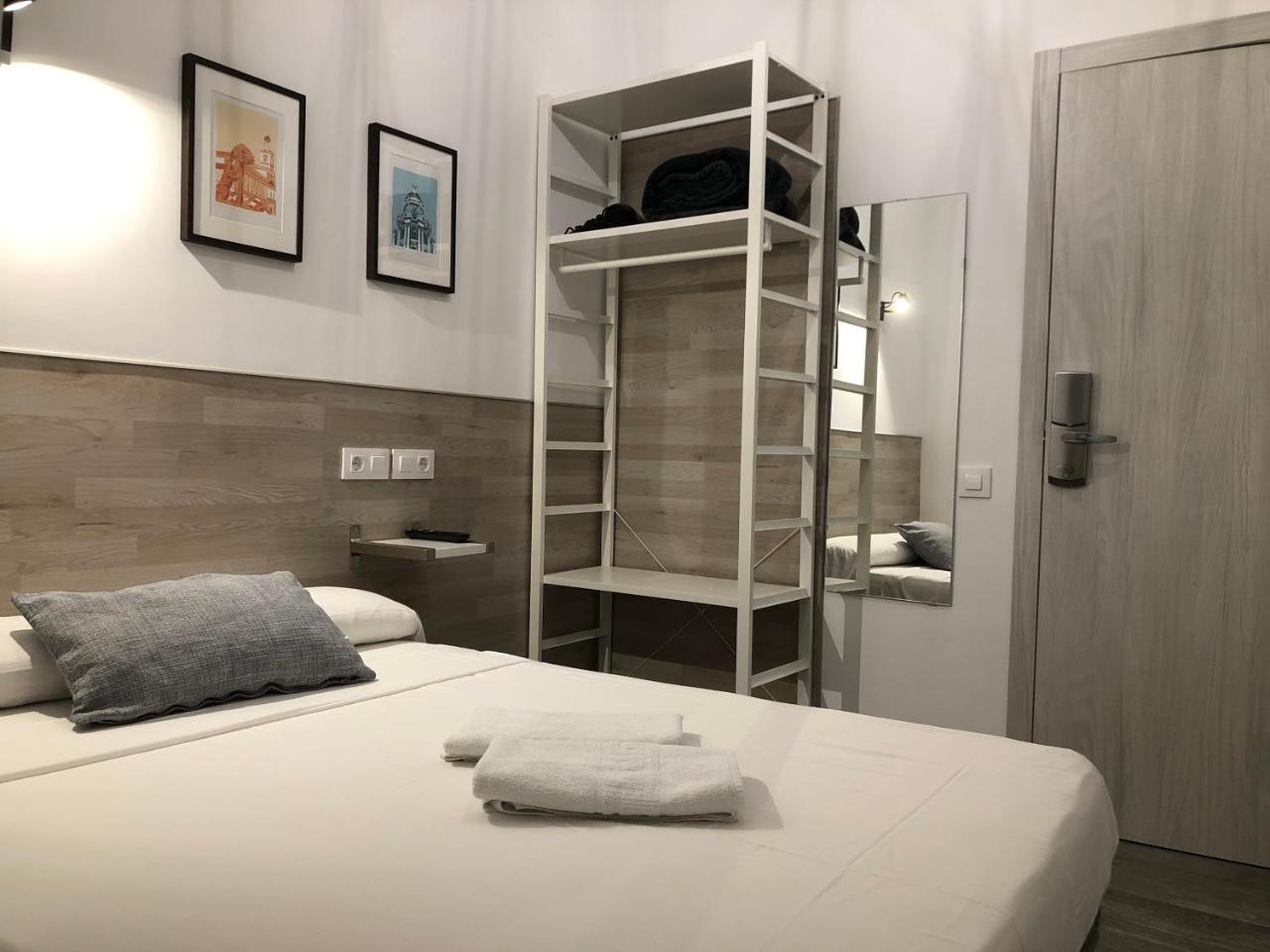 Hostal Rias Bajas มาดริด ภายนอก รูปภาพ