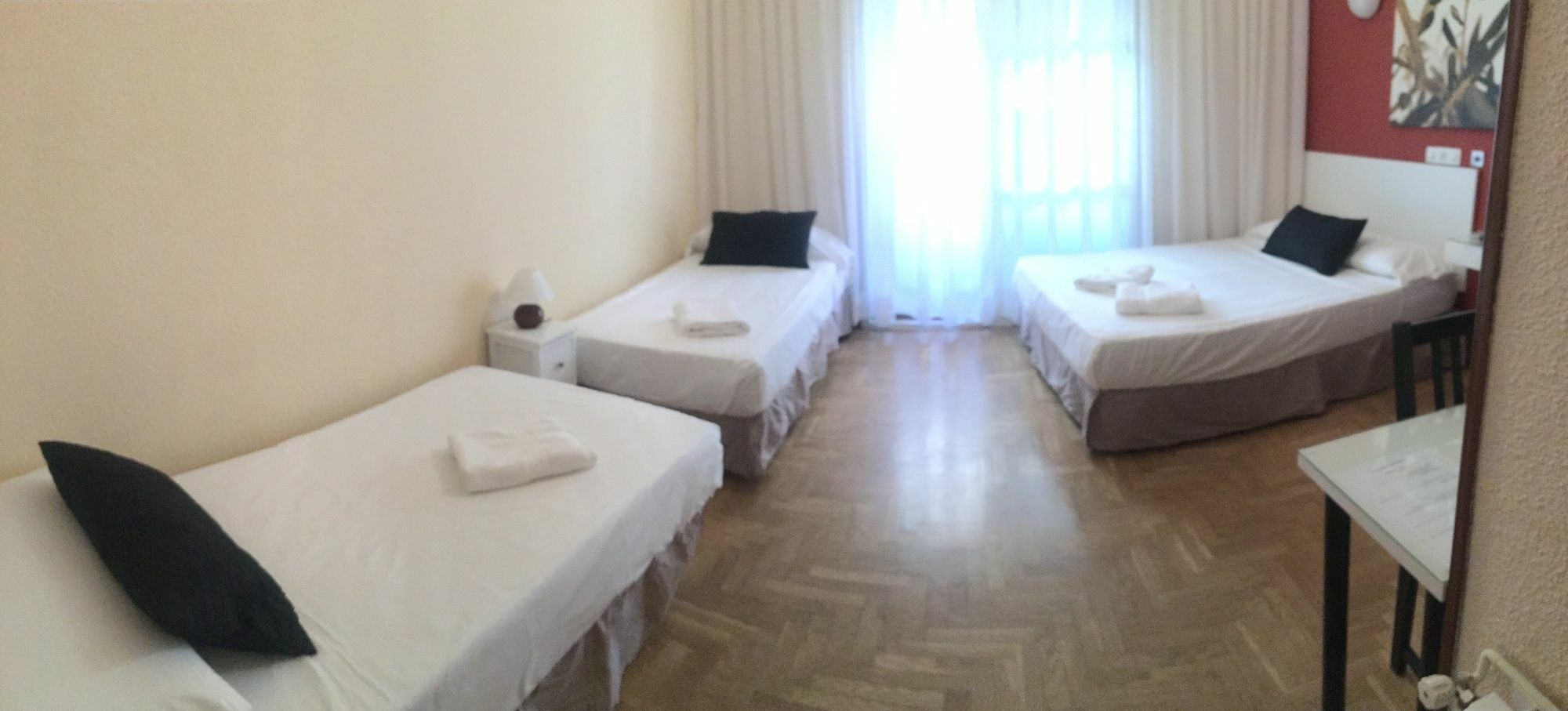 Hostal Rias Bajas มาดริด ภายนอก รูปภาพ