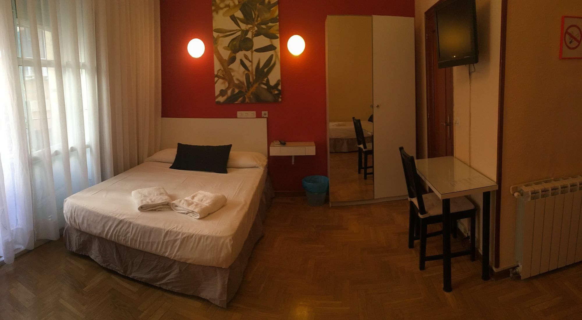 Hostal Rias Bajas มาดริด ภายนอก รูปภาพ