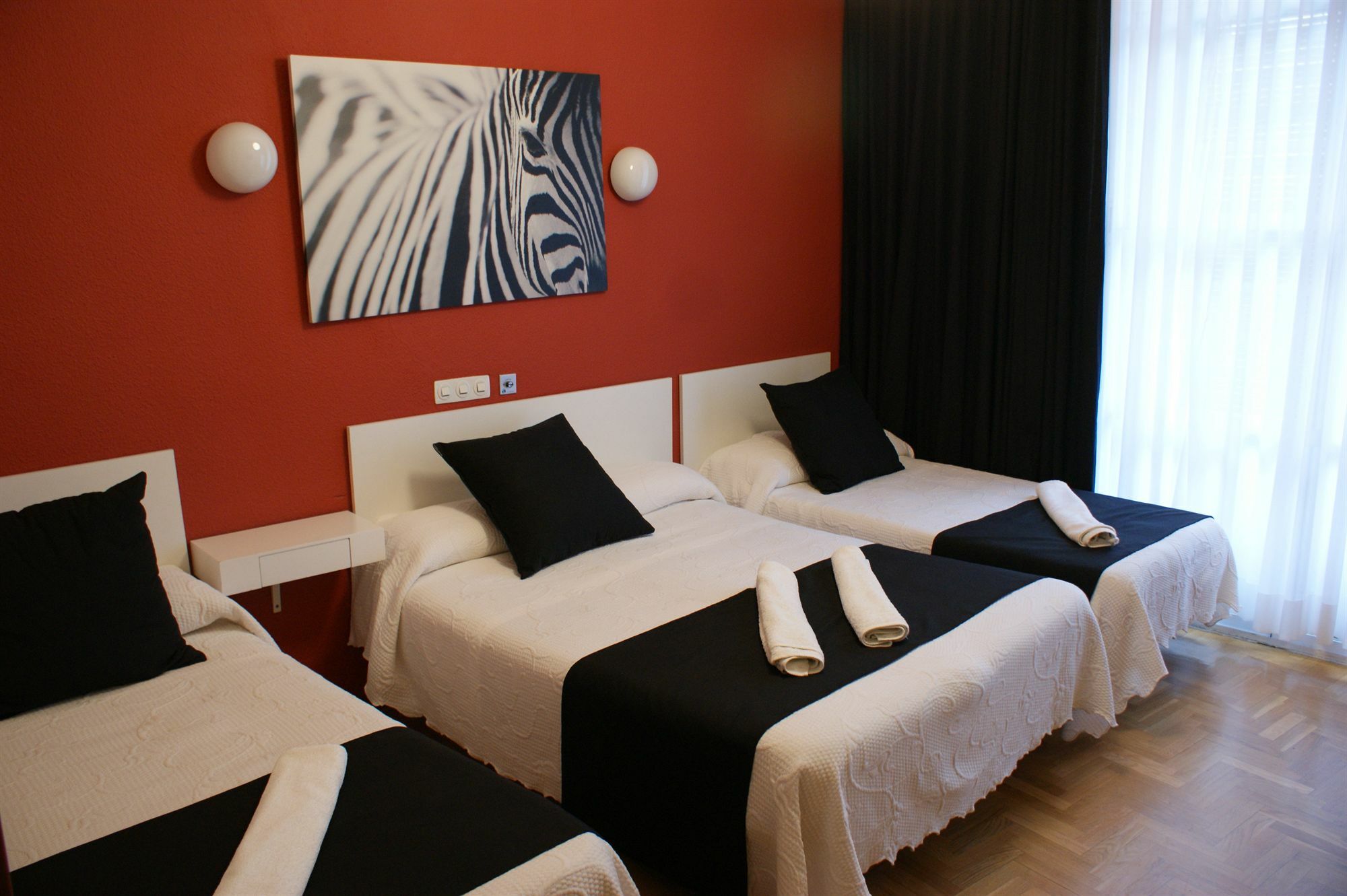 Hostal Rias Bajas มาดริด ภายนอก รูปภาพ