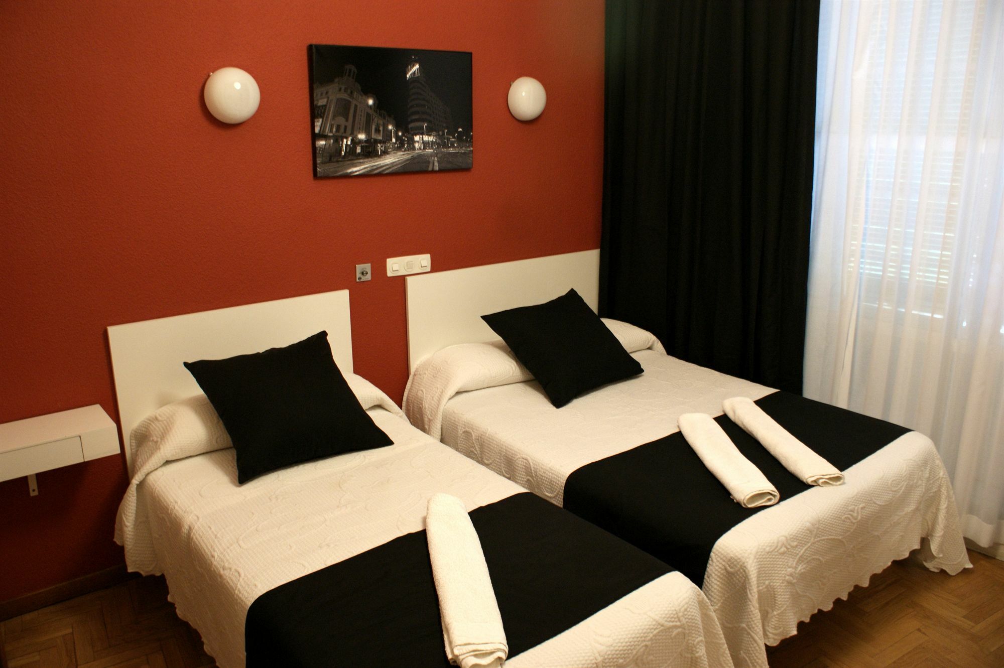 Hostal Rias Bajas มาดริด ภายนอก รูปภาพ